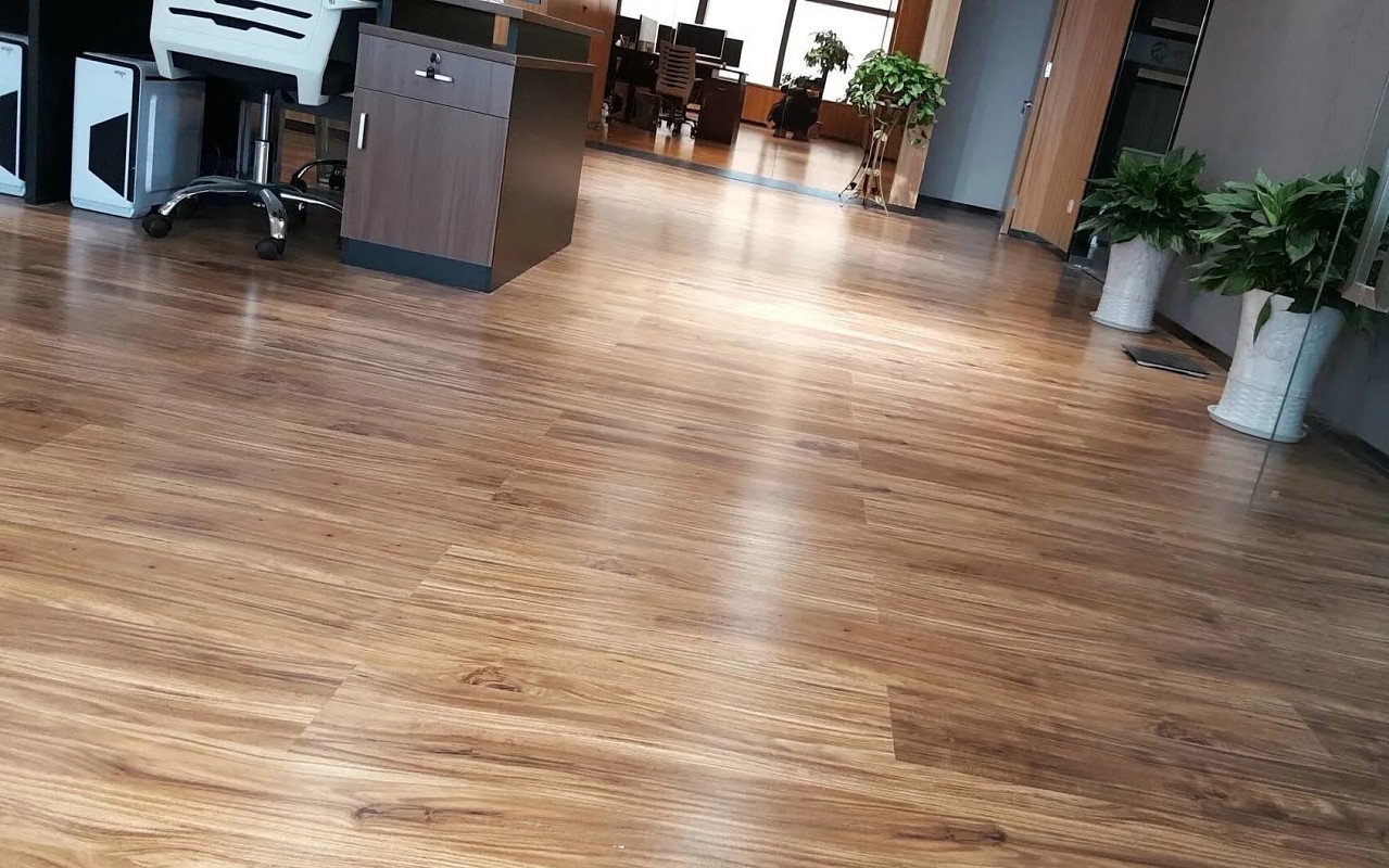 臻興地板專業工班施作台中SPC地板